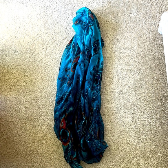 Blue peacock scarf - Picture 1 of 3